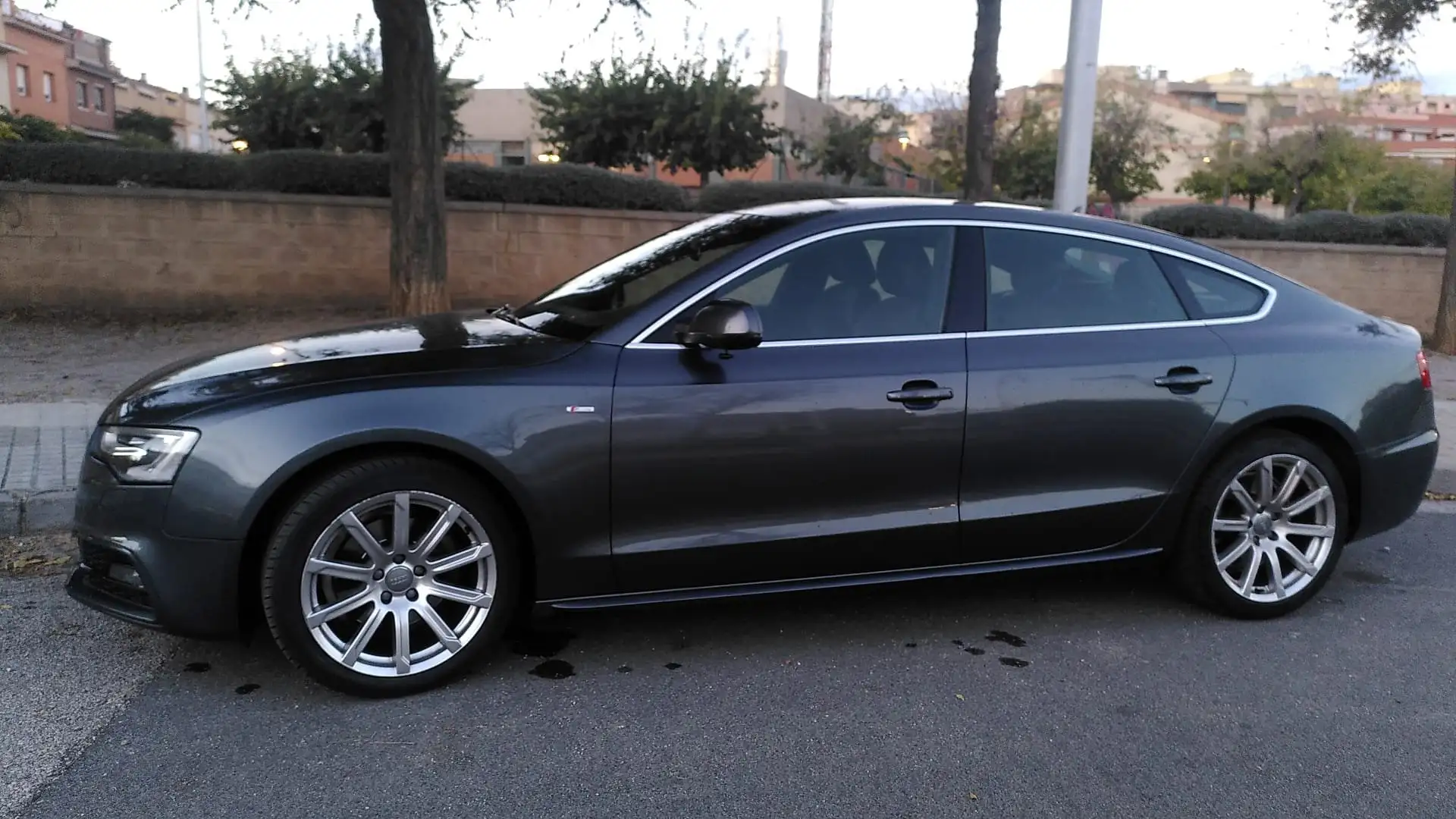 Audi A5 A5 Sportback 2.0TDI S line edition 150 Gris - 1