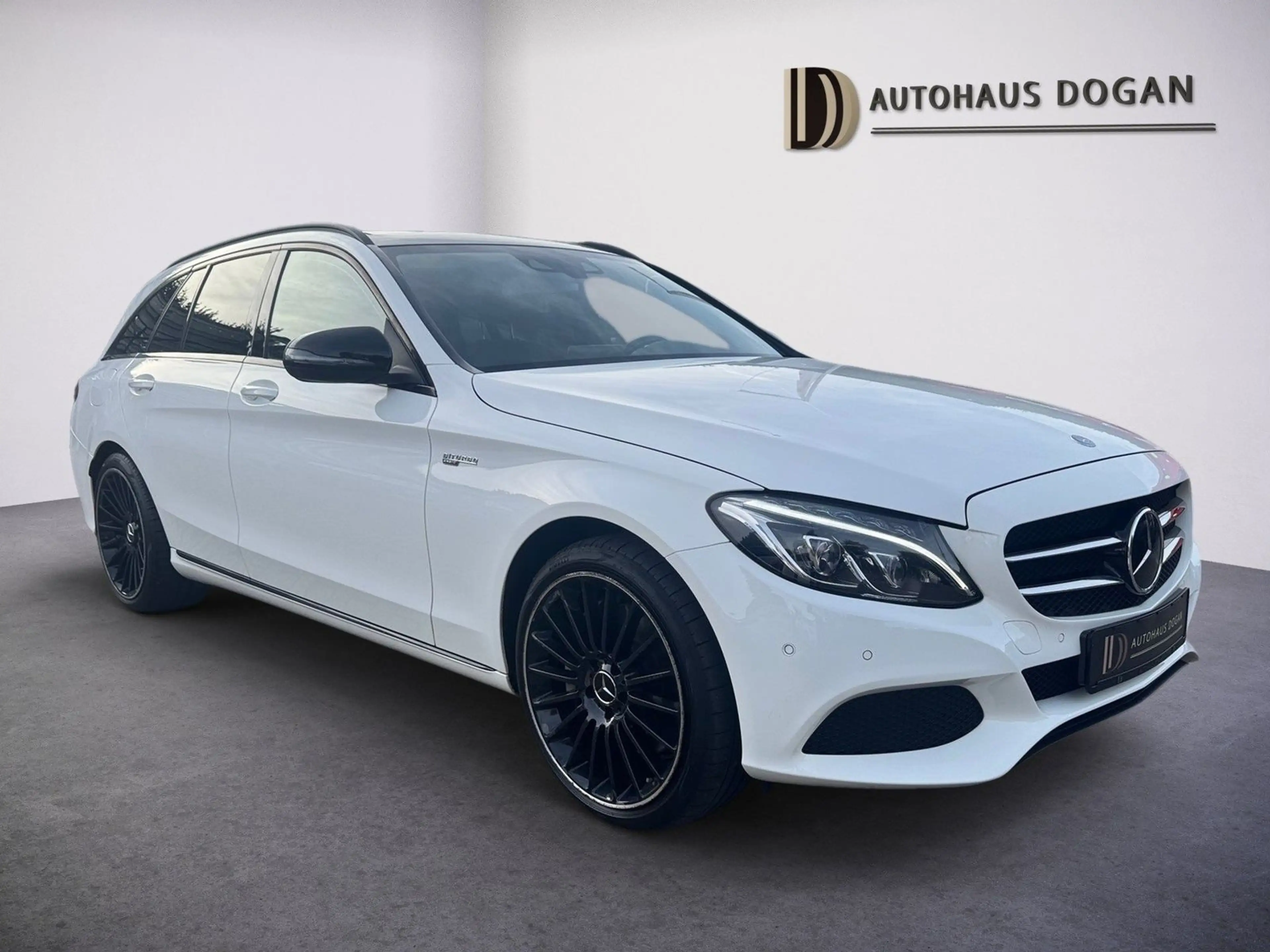 Mercedes-Benz C 400 Pano*Night*Kamera*SpAGA*AHK*Leder*LED*ACC — photo 2