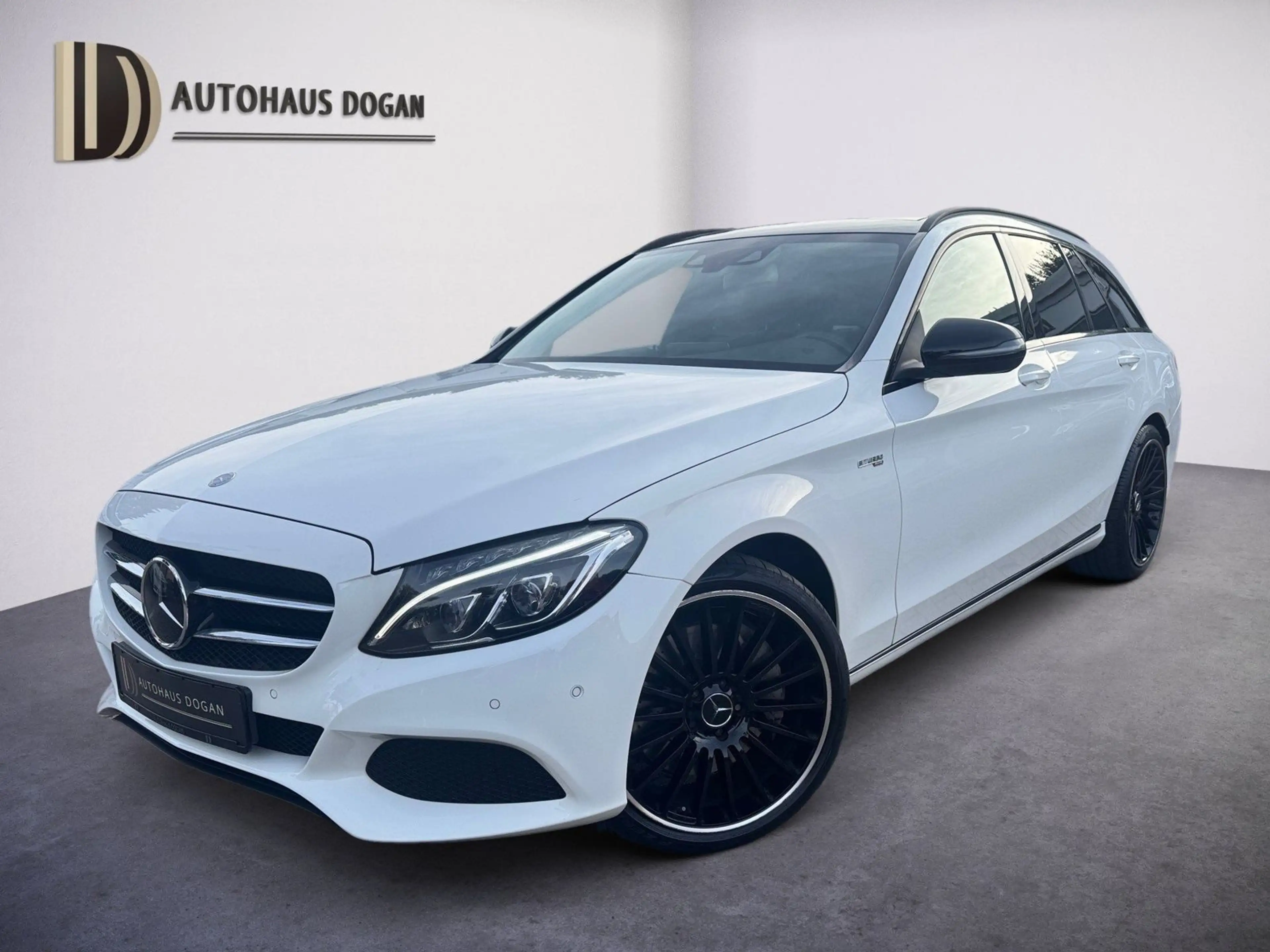 Mercedes-Benz C 400 Pano*Night*Kamera*SpAGA*AHK*Leder*LED*ACC