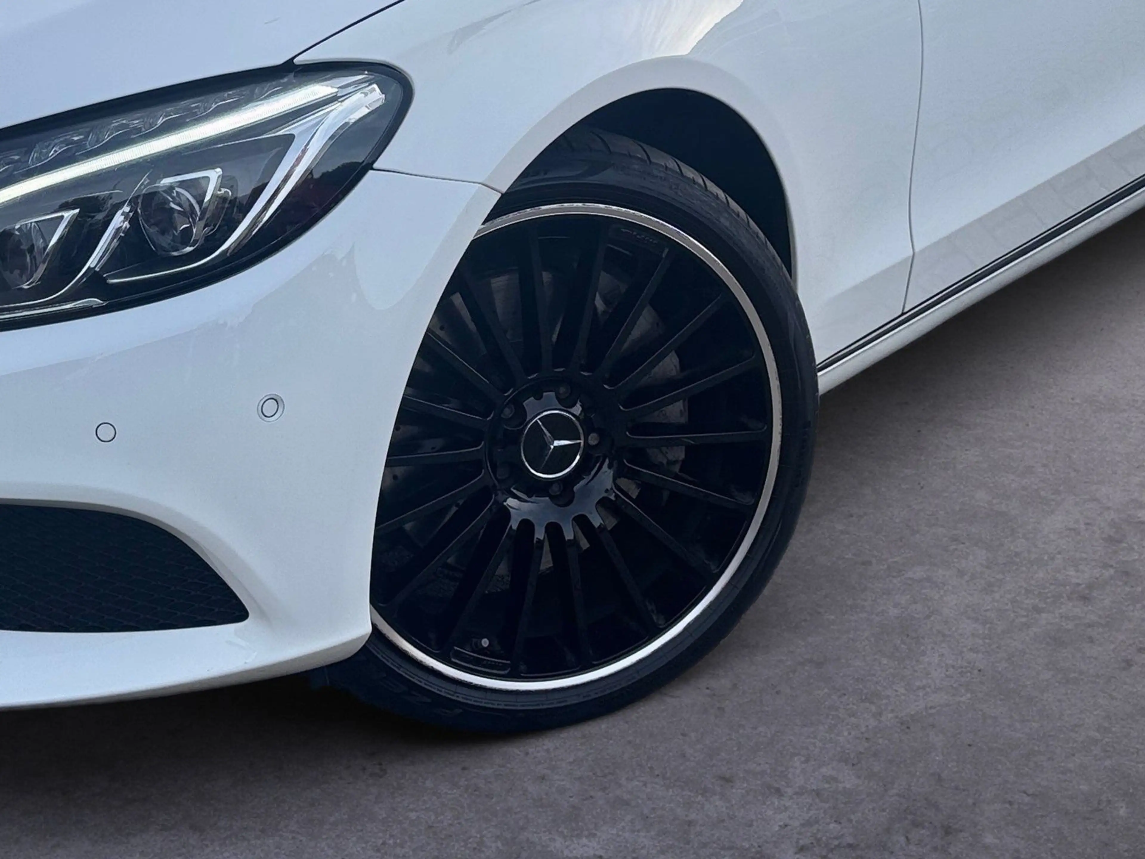 Mercedes-Benz C 400 Pano*Night*Kamera*SpAGA*AHK*Leder*LED*ACC — photo 6