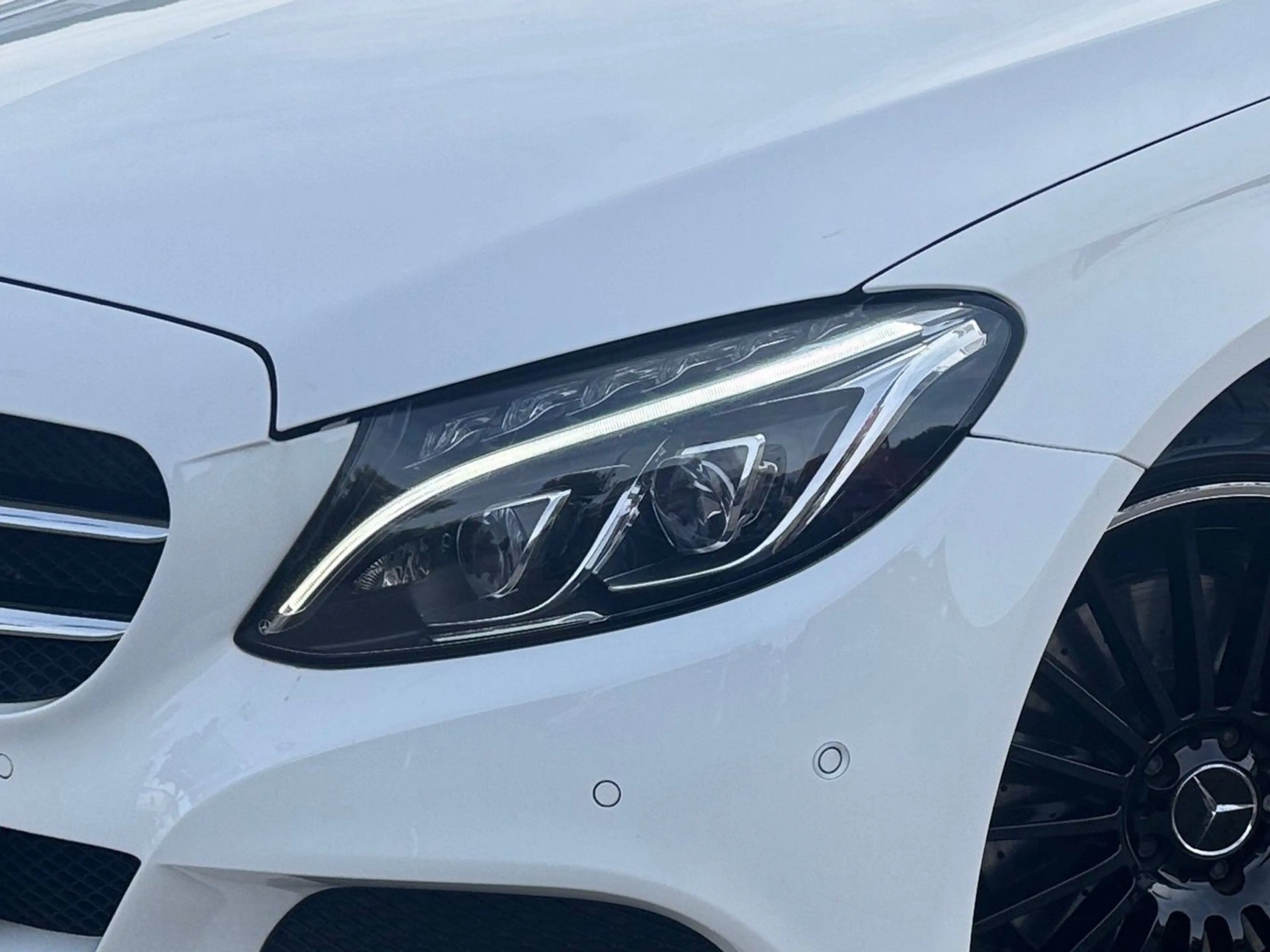 Mercedes-Benz C 400 Pano*Night*Kamera*SpAGA*AHK*Leder*LED*ACC — photo 5