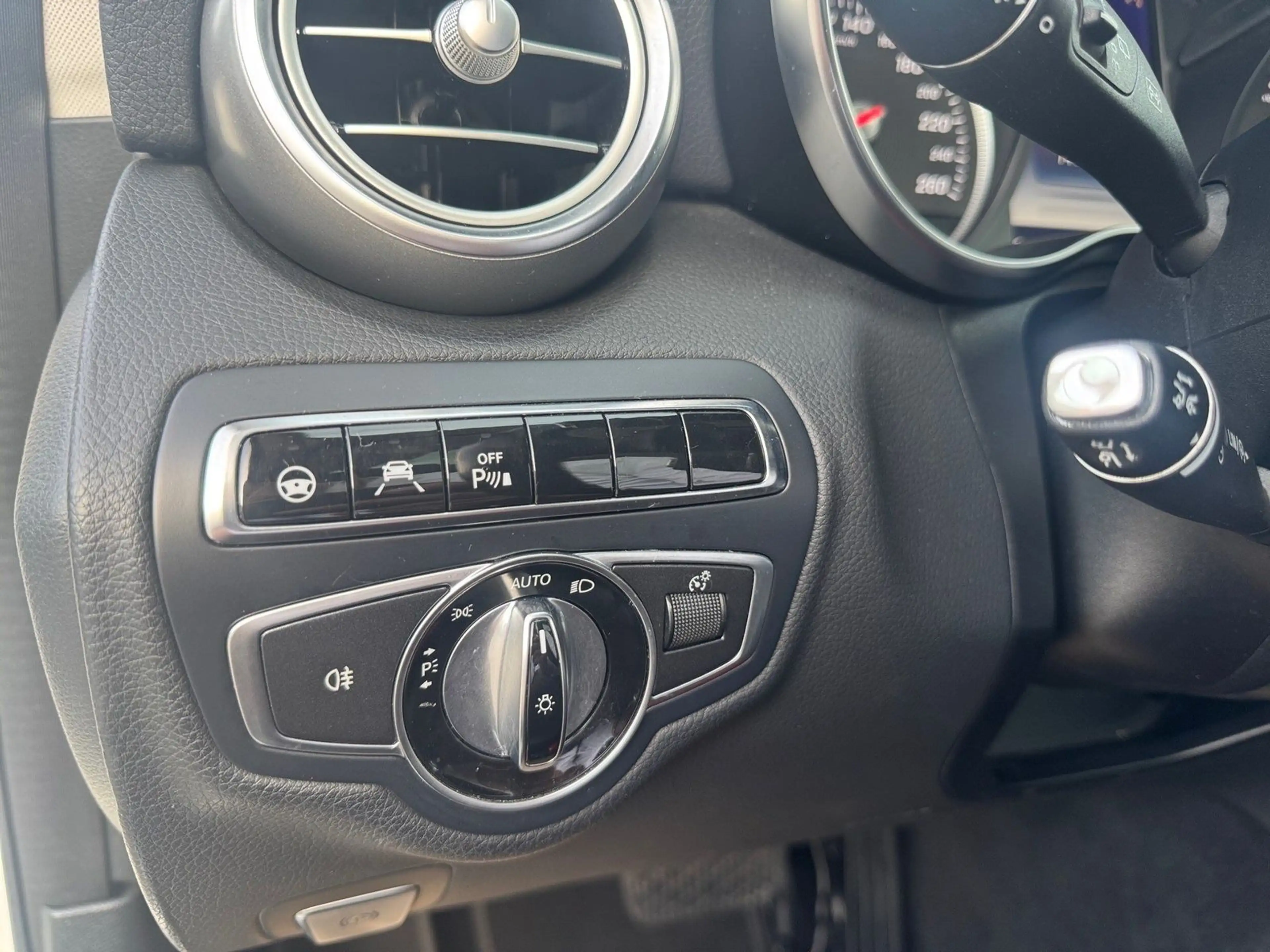 Mercedes-Benz C 400 Pano*Night*Kamera*SpAGA*AHK*Leder*LED*ACC — photo 12