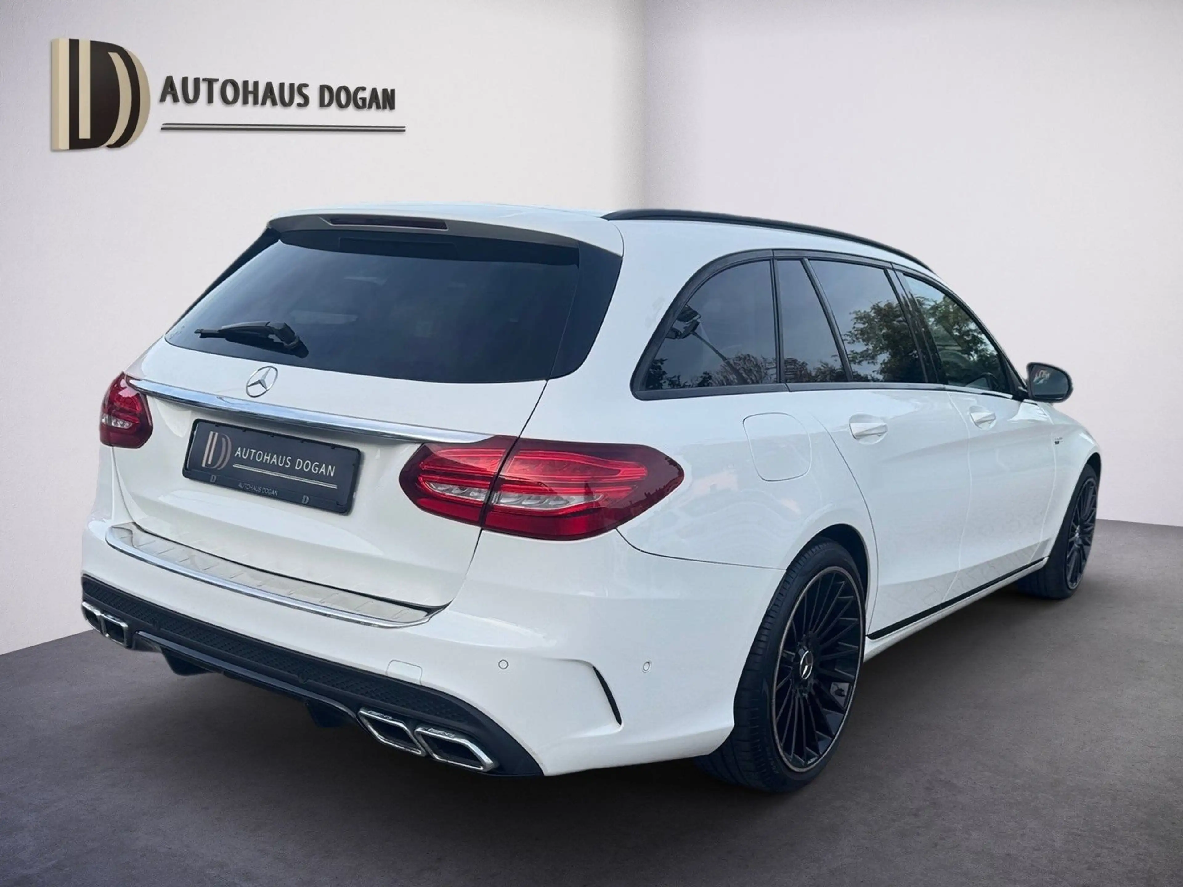 Mercedes-Benz C 400 Pano*Night*Kamera*SpAGA*AHK*Leder*LED*ACC — photo 3