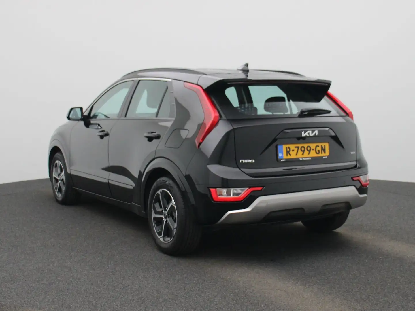 Kia Niro 1.6 GDi Hybrid DynamicLine | NAVIGATIE | ACHTERUIT Zwart - 2