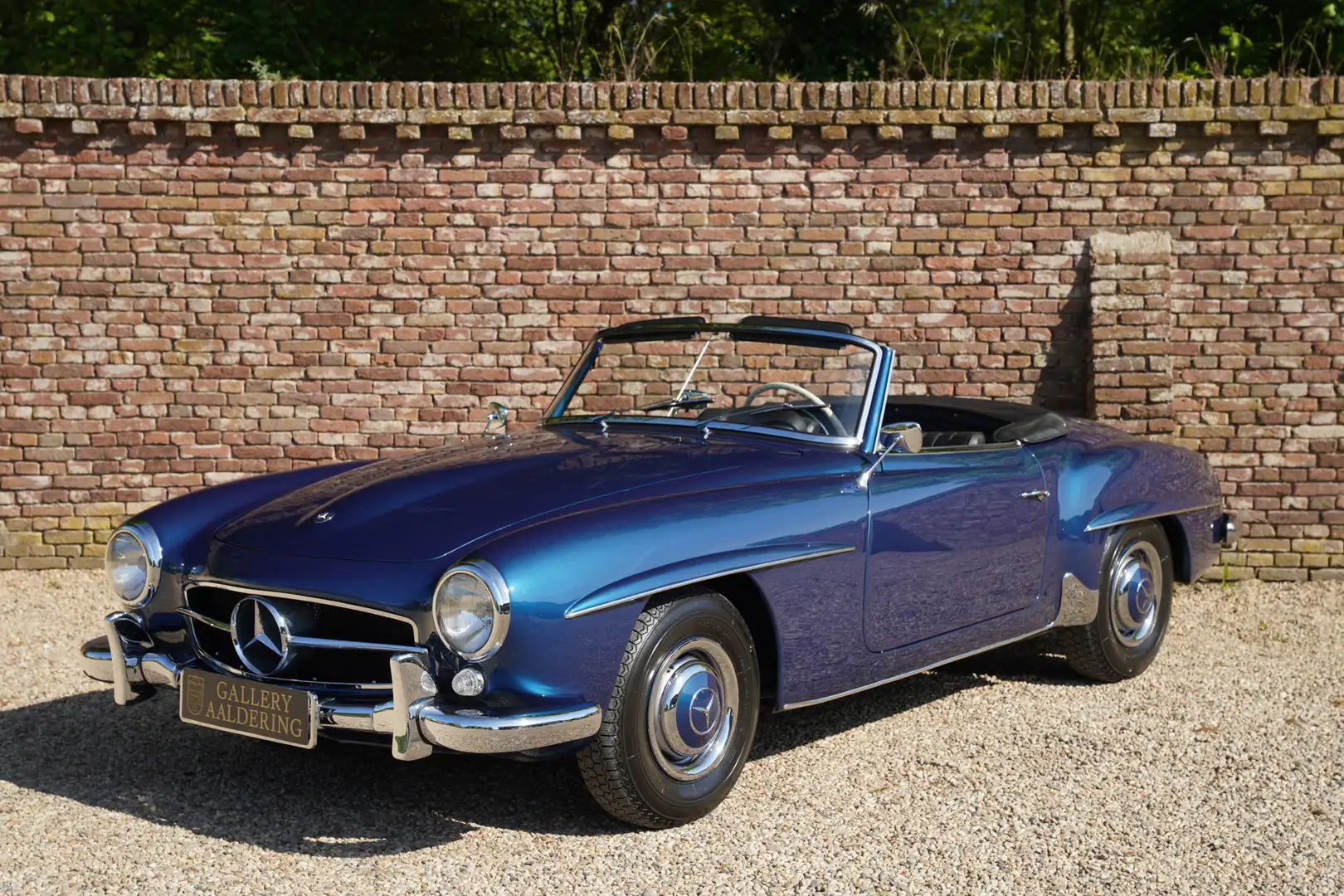 Mercedes-Benz 190 SL "Bare metal restoration" Expertly and documente Bleu - 1