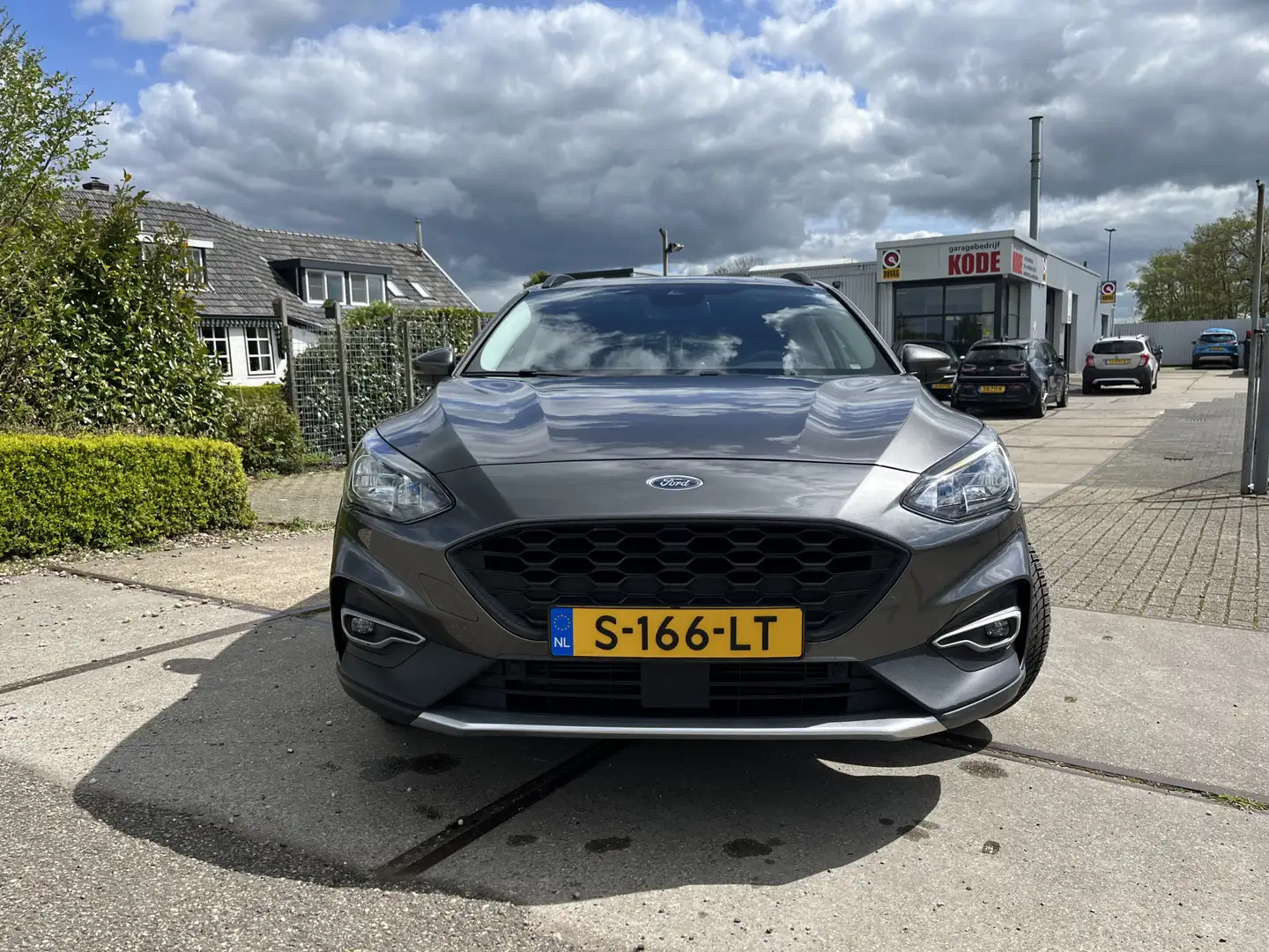 Ford Focus 1.0 EcoBoost Hybrid ST / Active X Business Voorrui Grijs - 2