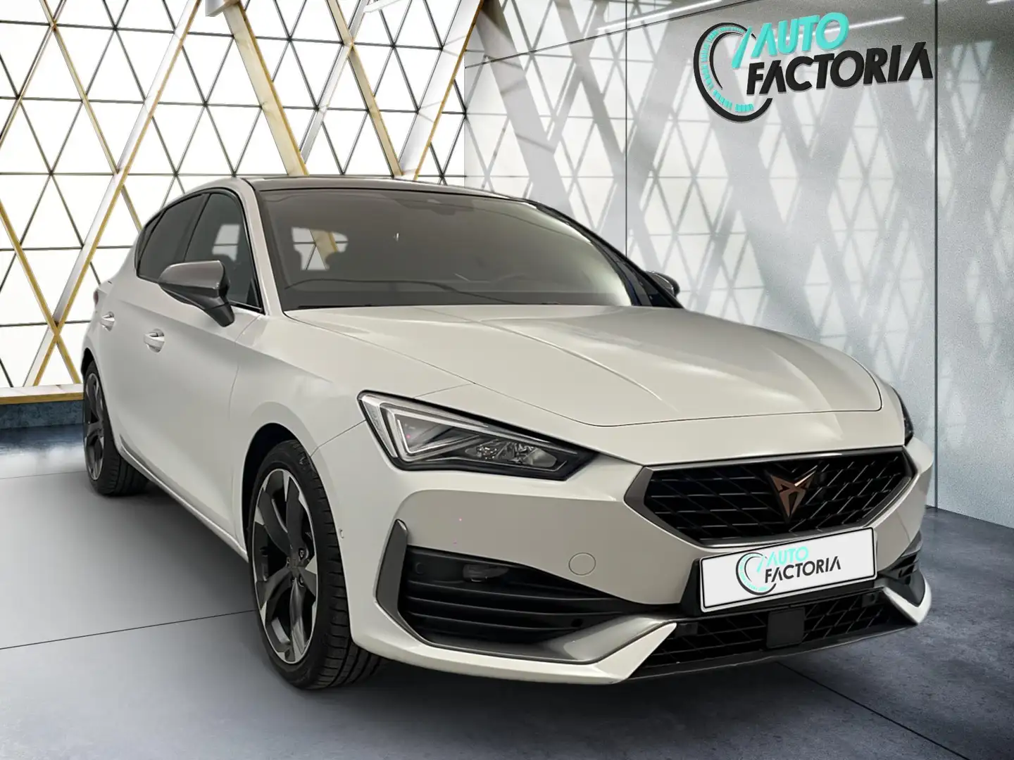 CUPRA Leon -39% 1.5 TSI 150cv BVA +T.PANO+GPS+CAM+Options Beige - 2