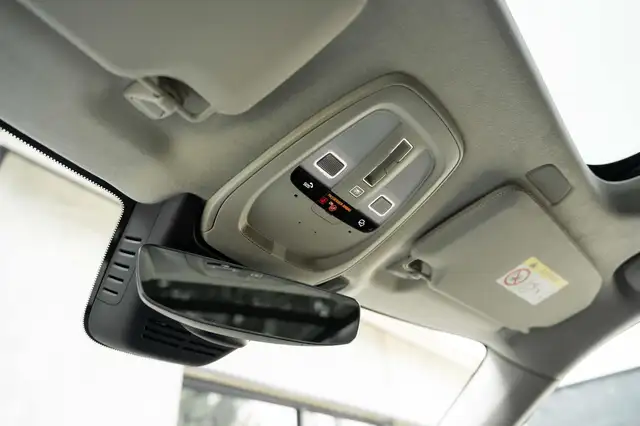 Volvo XC90 view 16