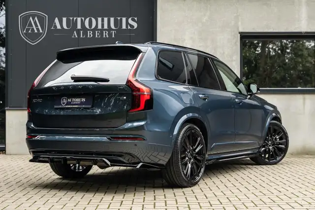 Volvo XC90 view 2