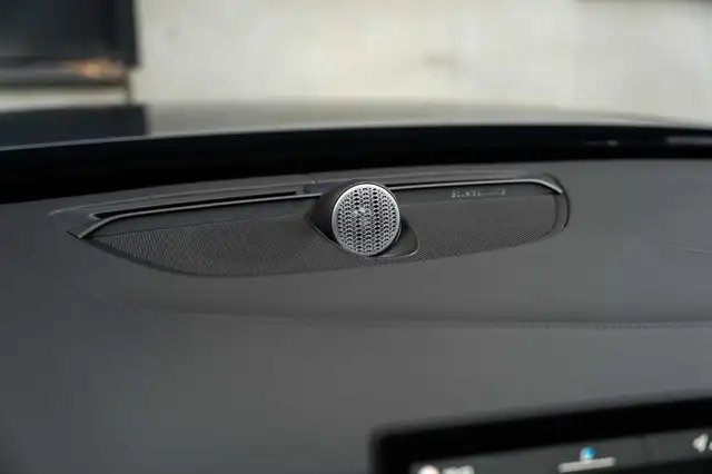 Volvo XC90 view 15