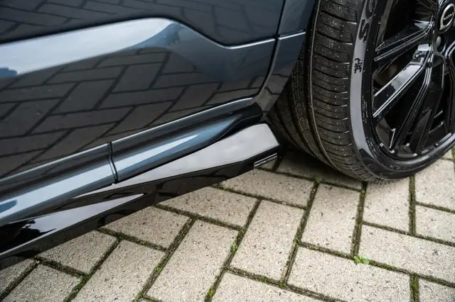 Volvo XC90 view 5