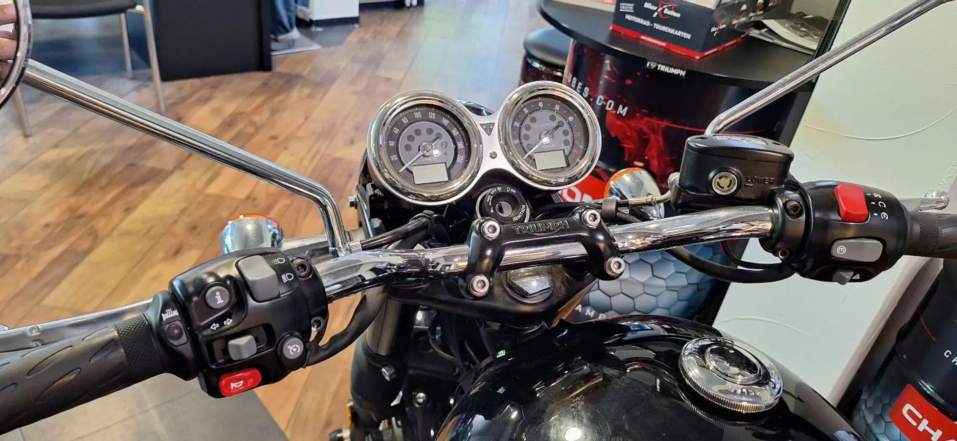 Triumph Bonneville T120 NEUZUGANG IM KUNDENAUFTRAG Noir - 2