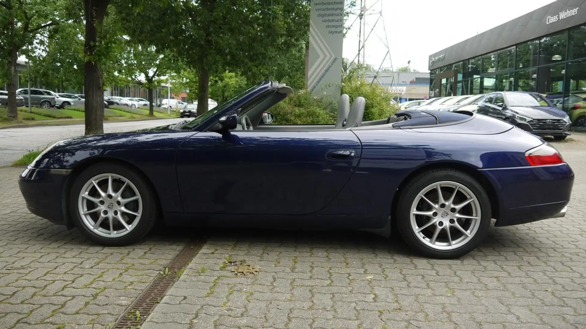 Porsche 996 Carrera Cabriolet Blau - 2