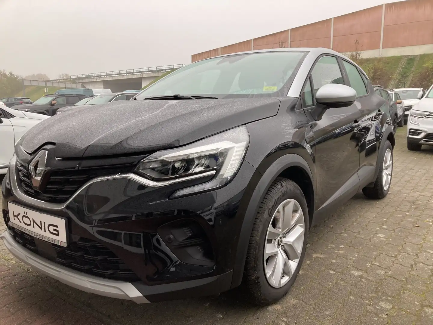 Renault Captur 1.3 TCe 140 EVOLUTION Klima Automatik Noir - 1