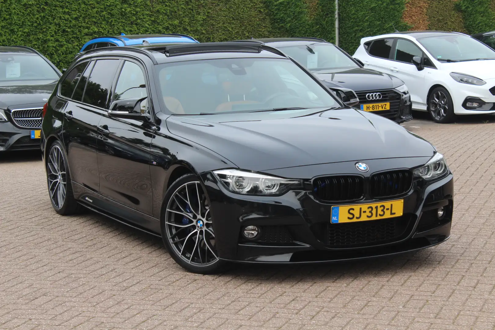 BMW 330 3-serie Touring 330i M Sport Edition / M Performan Noir - 1