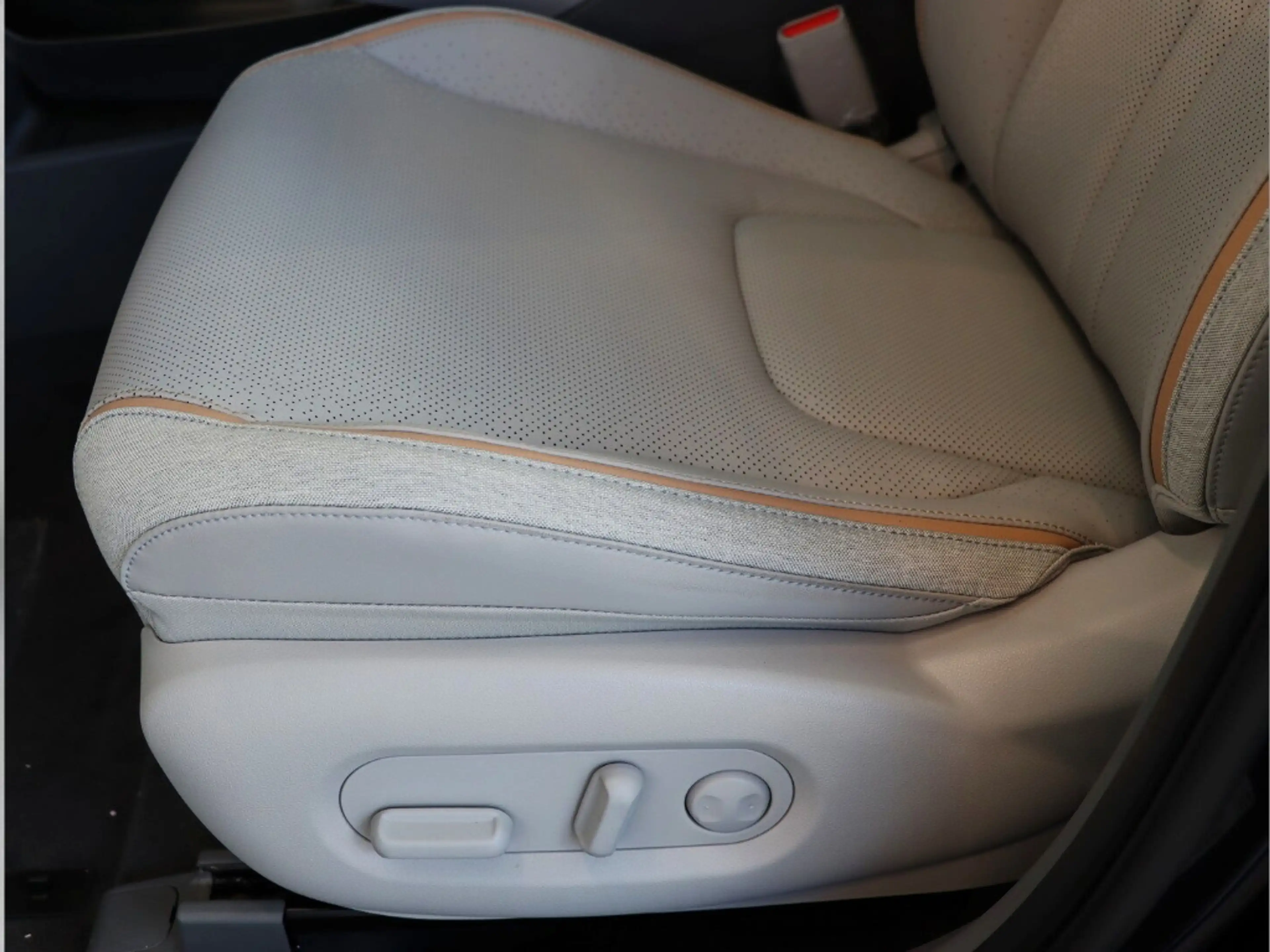 Hyundai NEXO Prime mit Schiebedach - DRESEN SONDERAKTION — photo 15