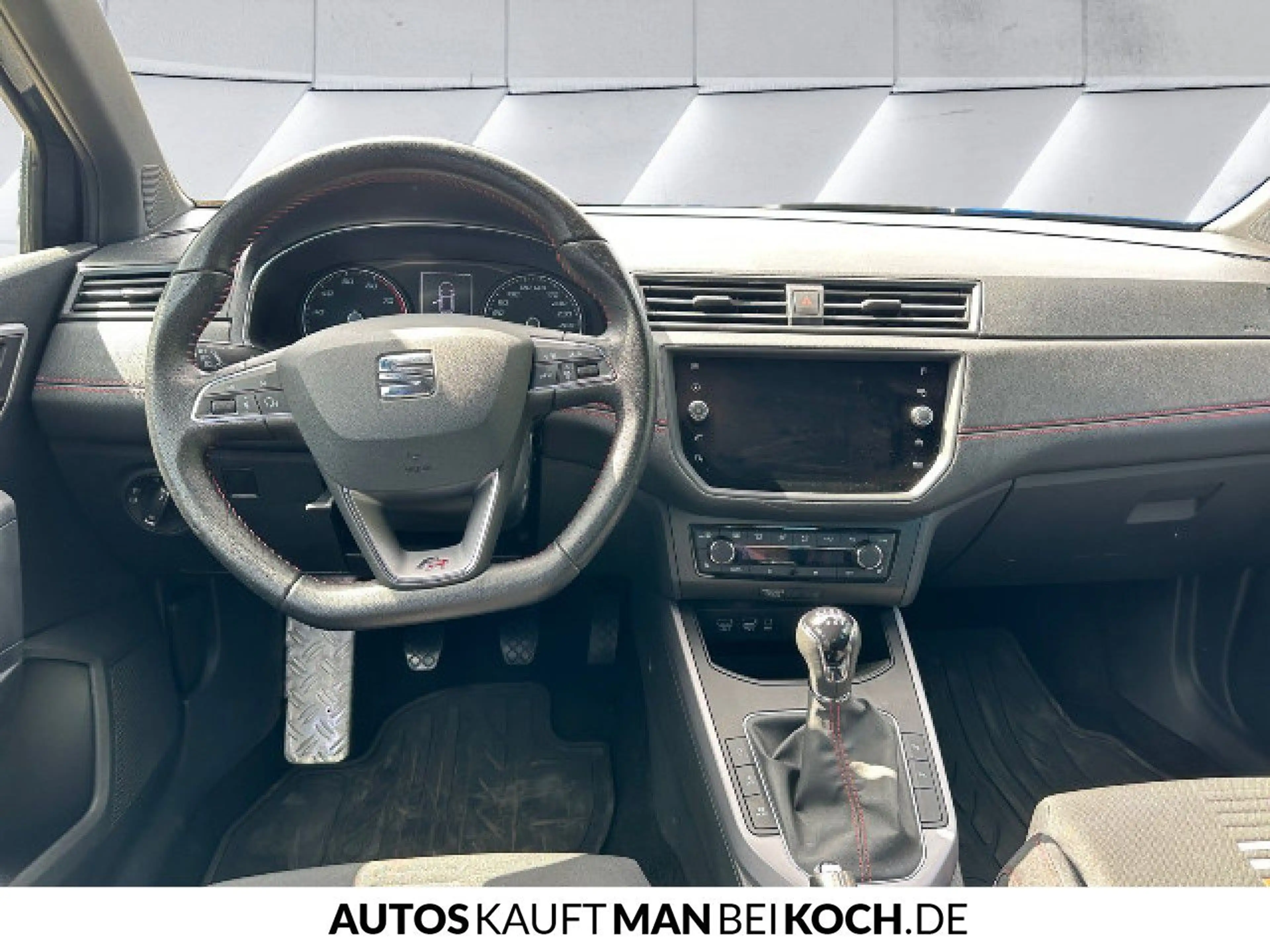 SEAT Arona 1.5 TSI FR 6GANG LED PDC KLIMA NAVI — photo 9