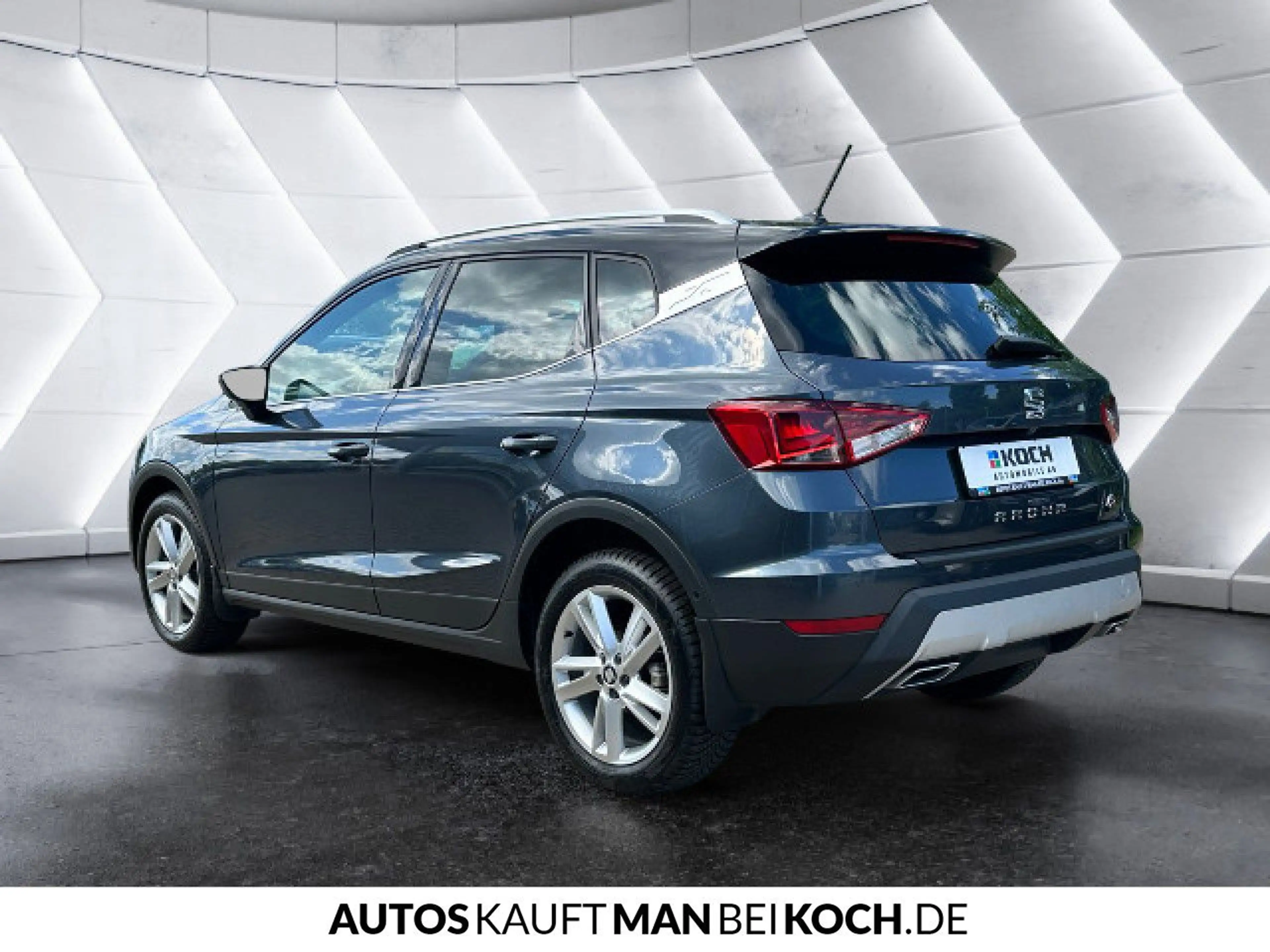 SEAT Arona 1.5 TSI FR 6GANG LED PDC KLIMA NAVI — photo 4