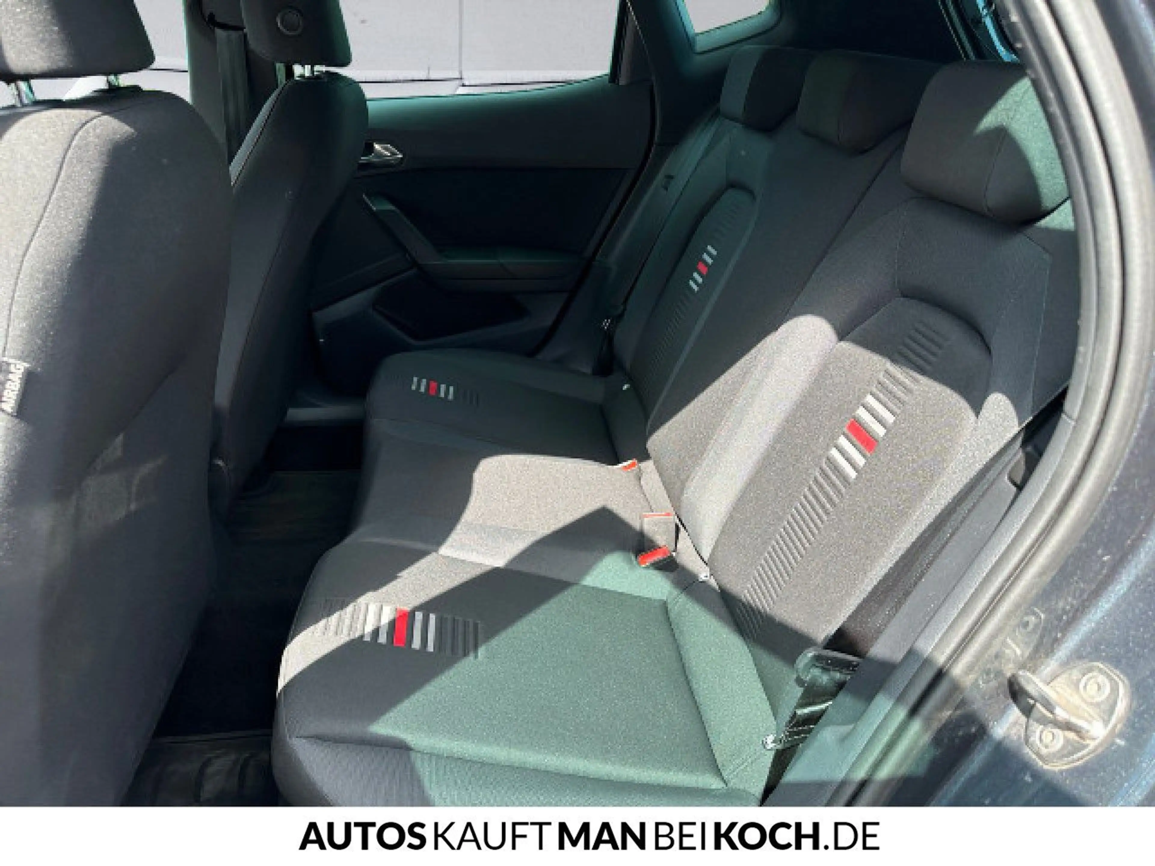 SEAT Arona 1.5 TSI FR 6GANG LED PDC KLIMA NAVI — photo 8