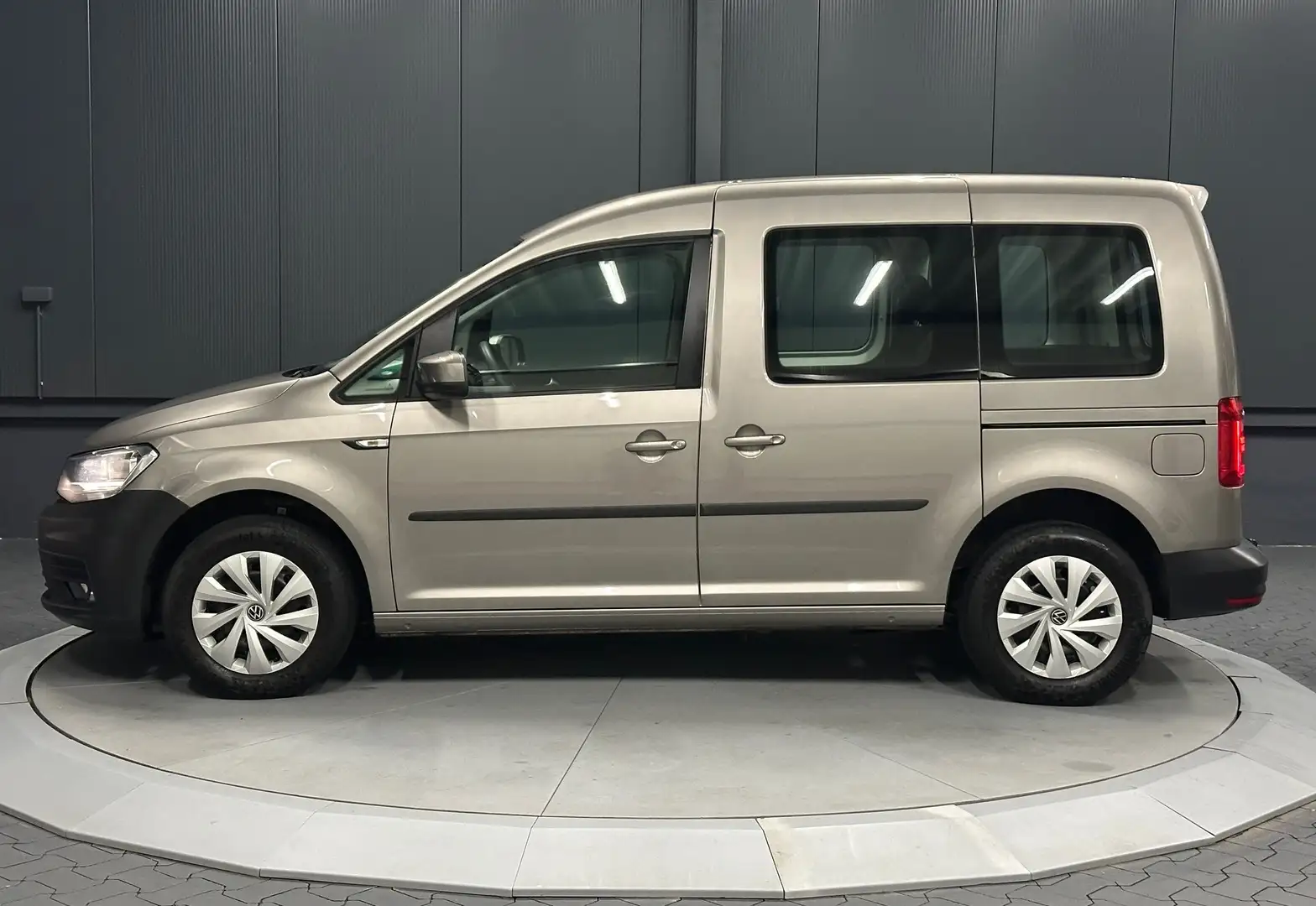 Volkswagen Caddy 1.0 TSI Trendline BMT**1.HAND**KLIMA**AHK** Beige - 2