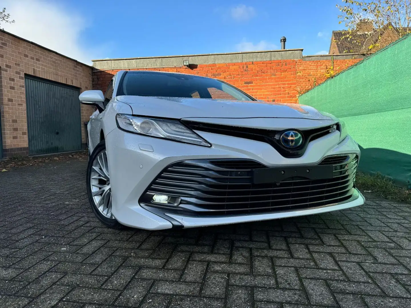 Toyota Camry Camry 2.5 Hybrid e-CVT Executive Белый - 2