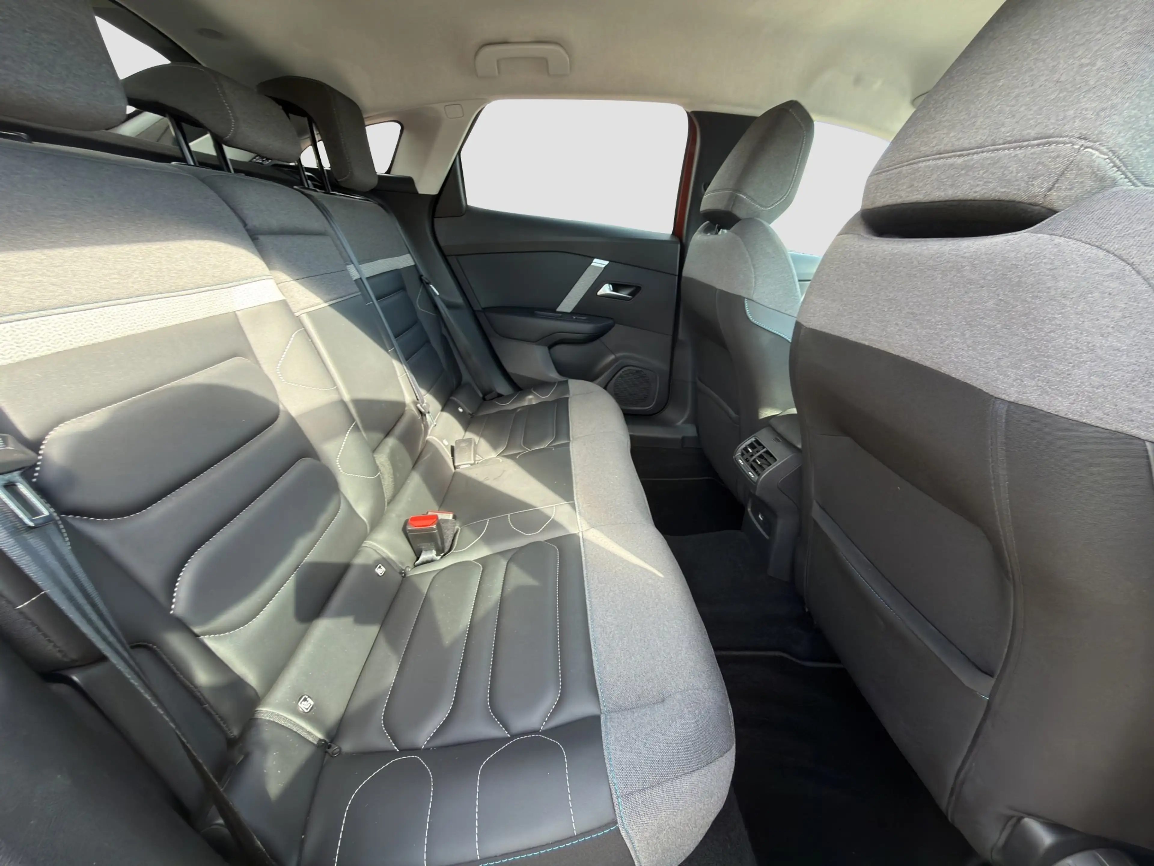 Citroen C4 1.5 BlueHDI 130 Shine — photo 15