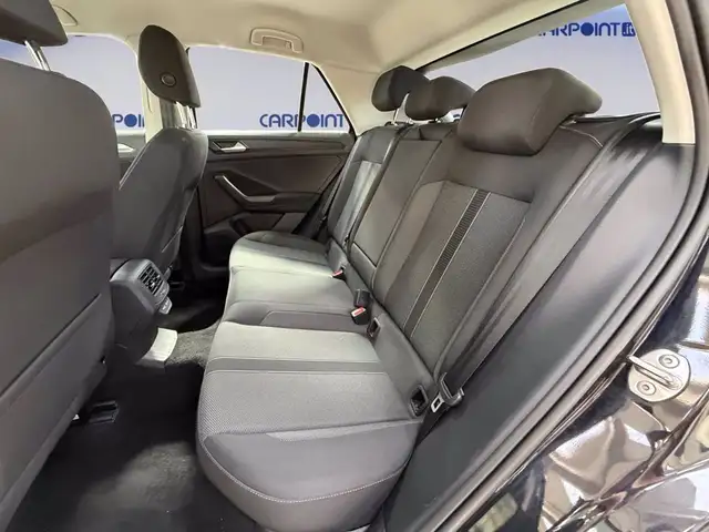 Volkswagen T-Roc view 14