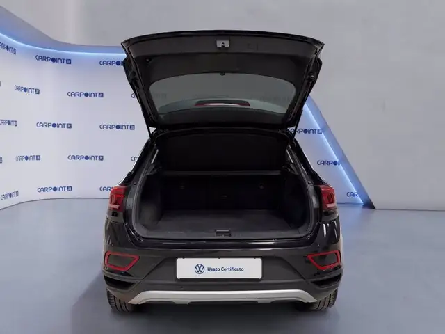 Volkswagen T-Roc view 18