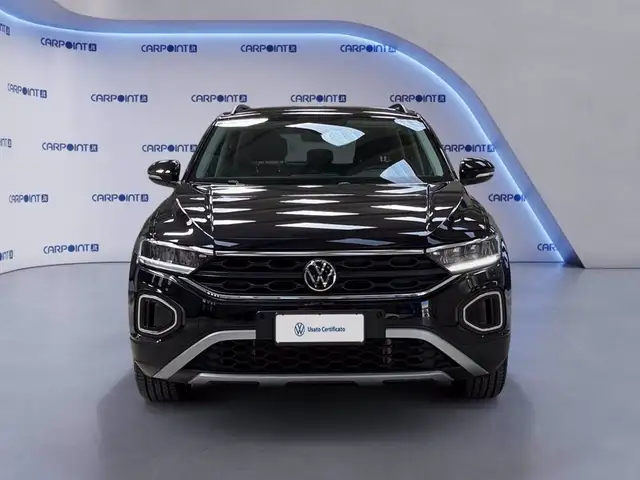 Volkswagen T-Roc view 9