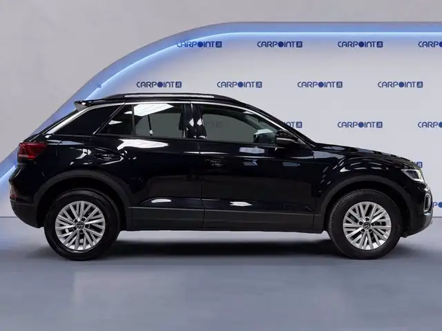 Volkswagen T-Roc view 7