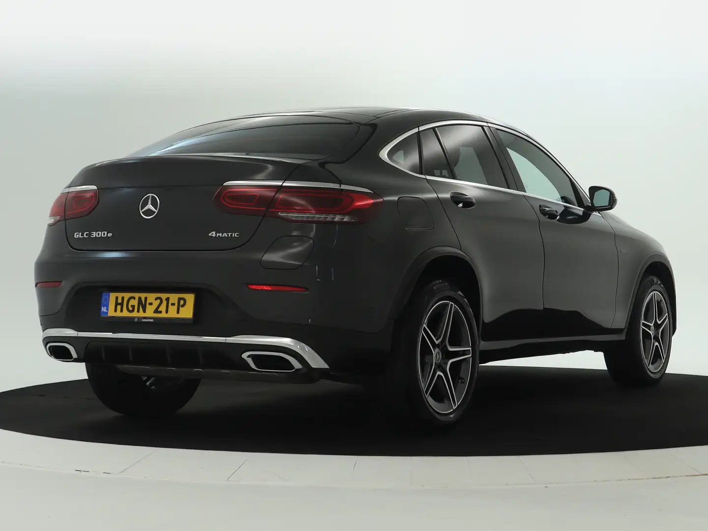 Mercedes-Benz GLC 300 Coupé e AMG Plug-In Hybride | Schuifdak | Achterui Grijs - 2