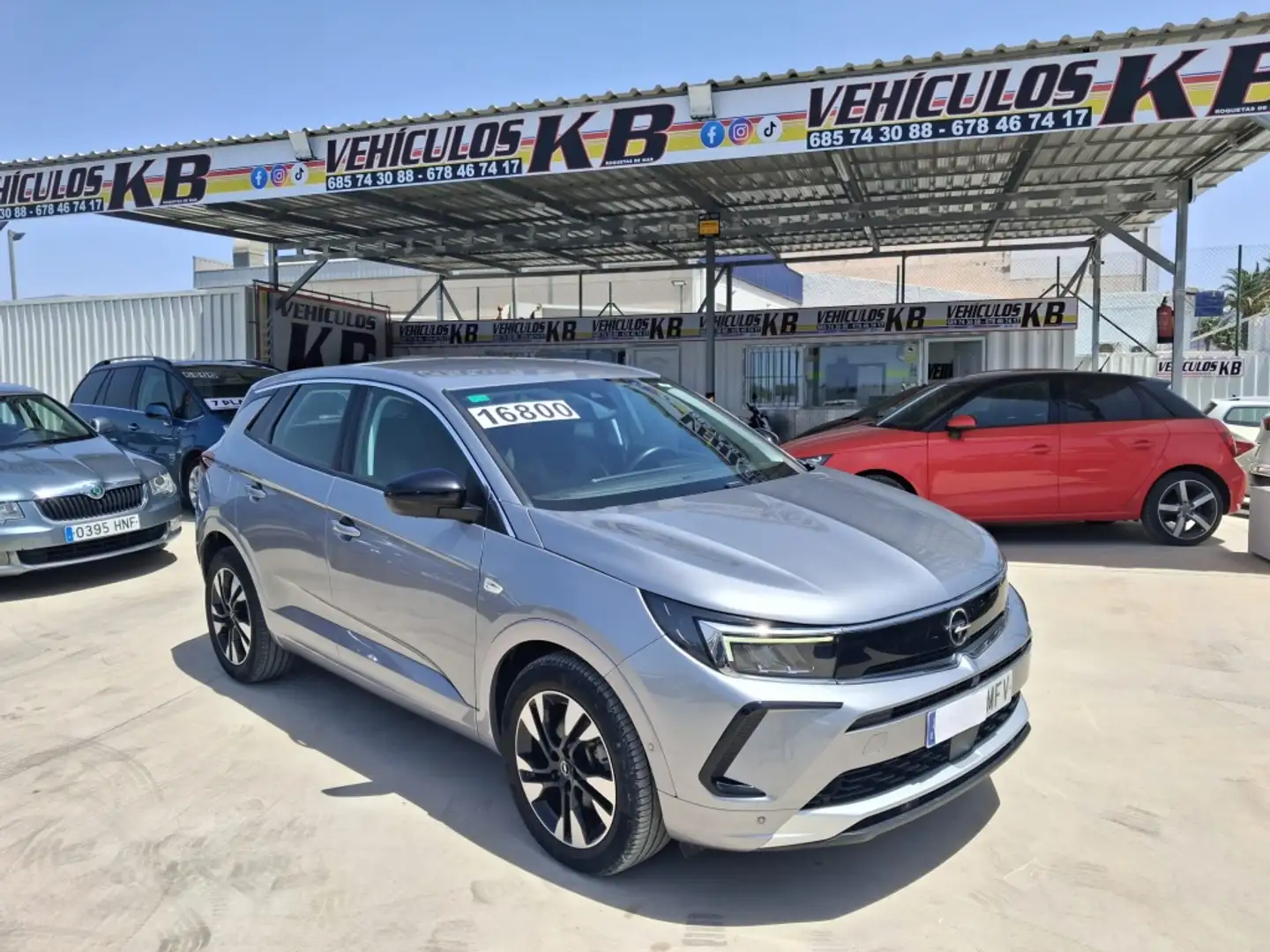 Opel Grandland 1.2T S&S Design & Tech 130 Gris - 1