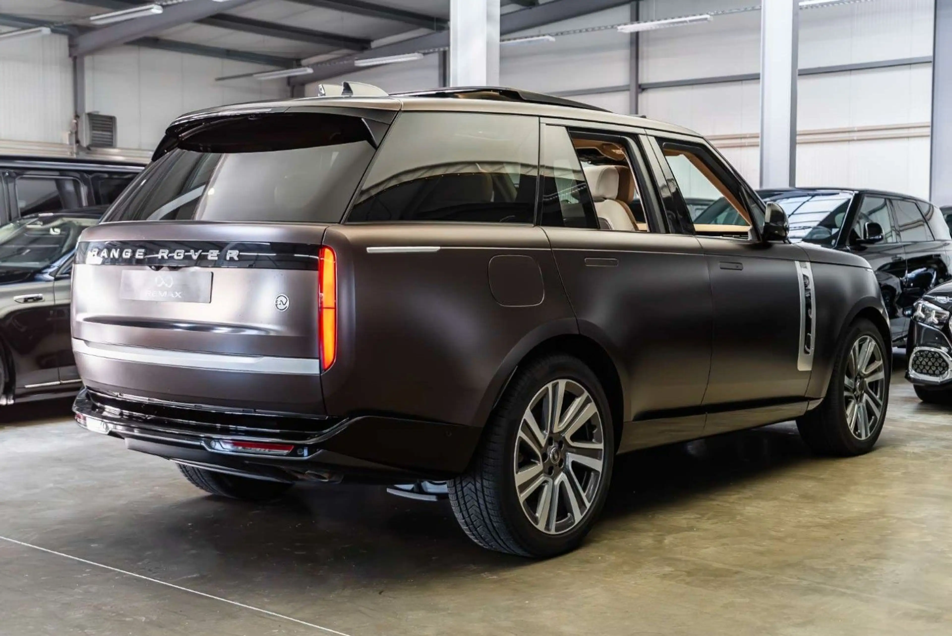 Land Rover Range Rover P615 SV / SV Serenity / SVO Colour — photo 11