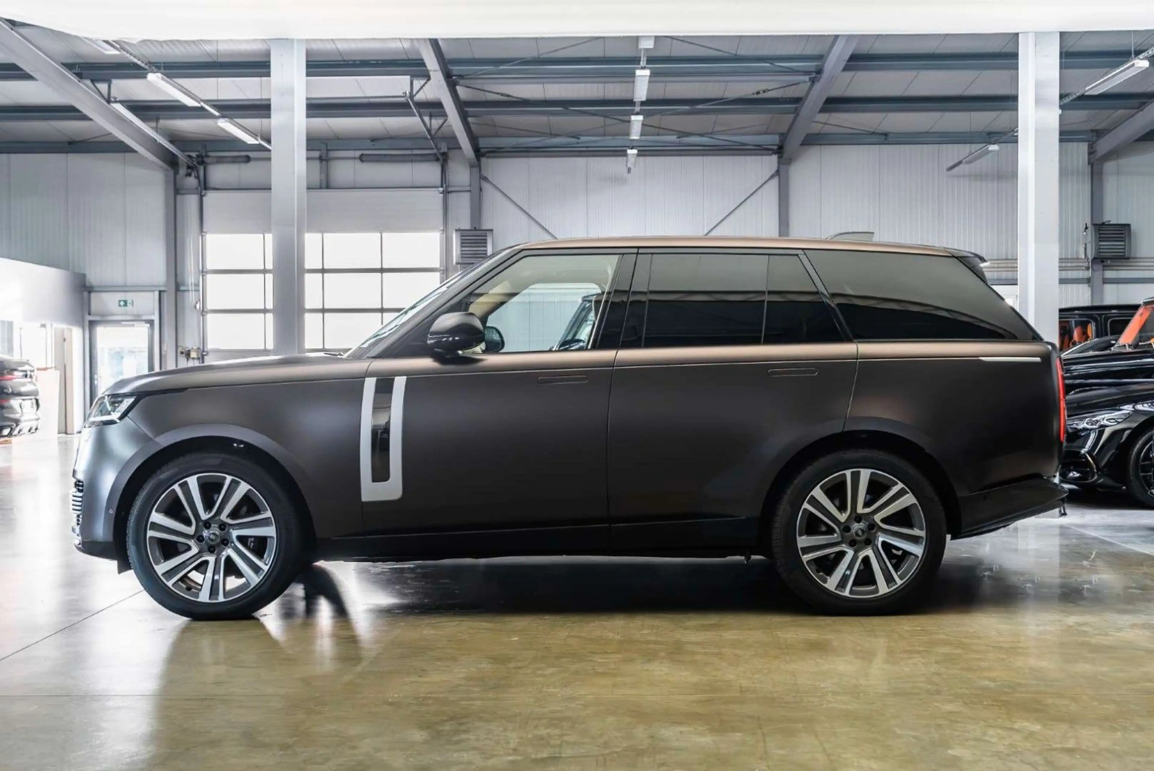 Land Rover Range Rover P615 SV / SV Serenity / SVO Colour — photo 7