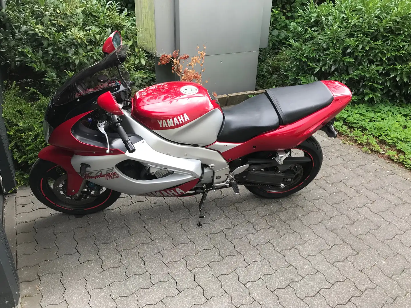Yamaha YZF 1000 Thunderace Czerwony - 1