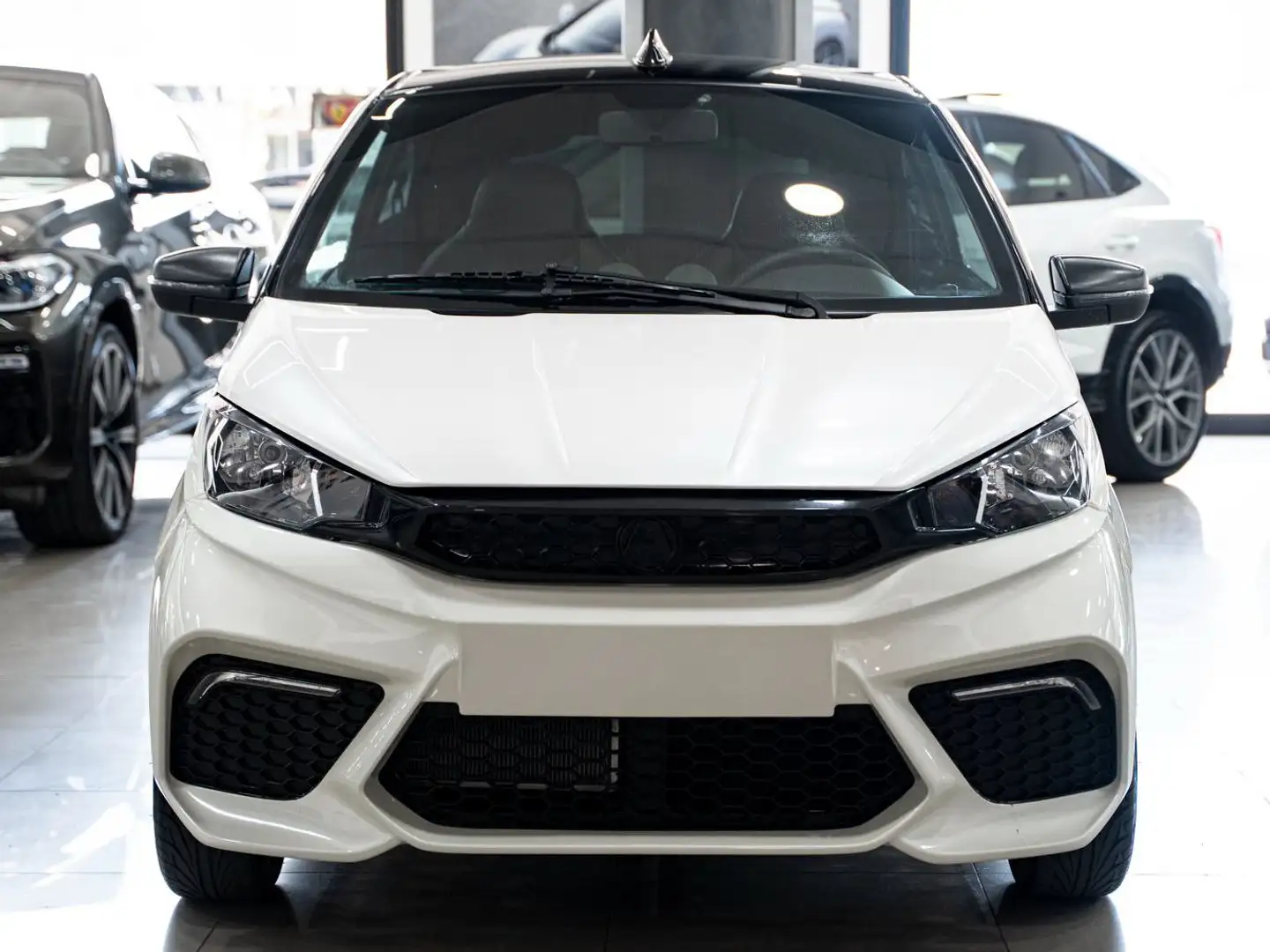 Aixam GTI COUPE' 16" PACK LUCI ALPINE PELLE FULL OPTIONAL Alb - 2