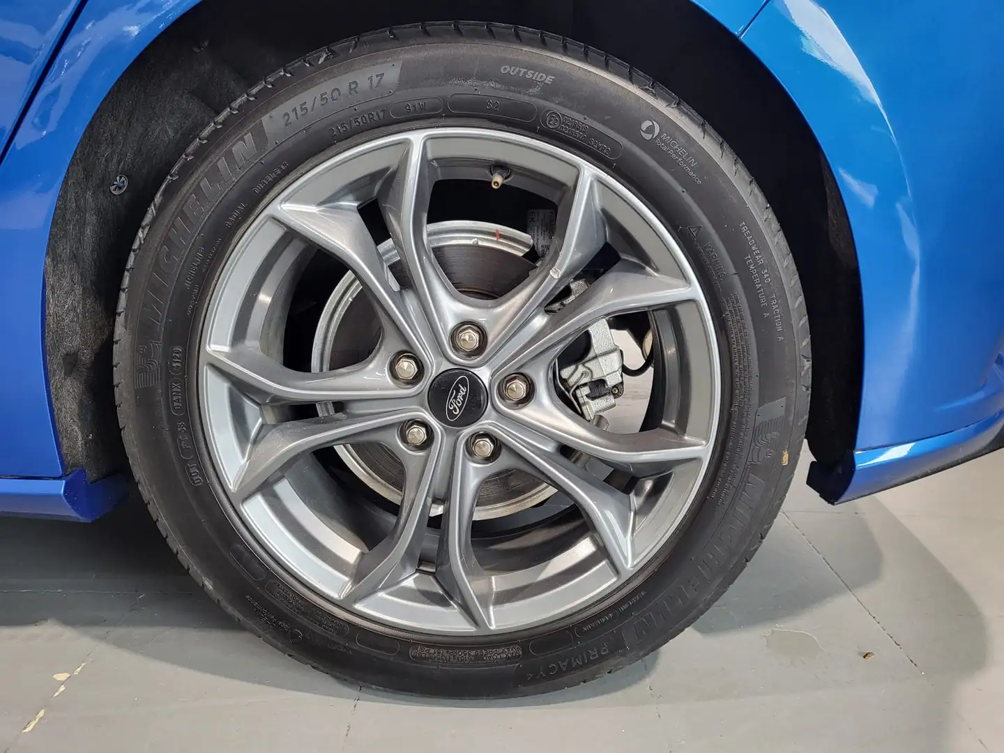 Ford Focus 1.0 Ecoboost MHEV 92kW ST-Line Bleu - 2