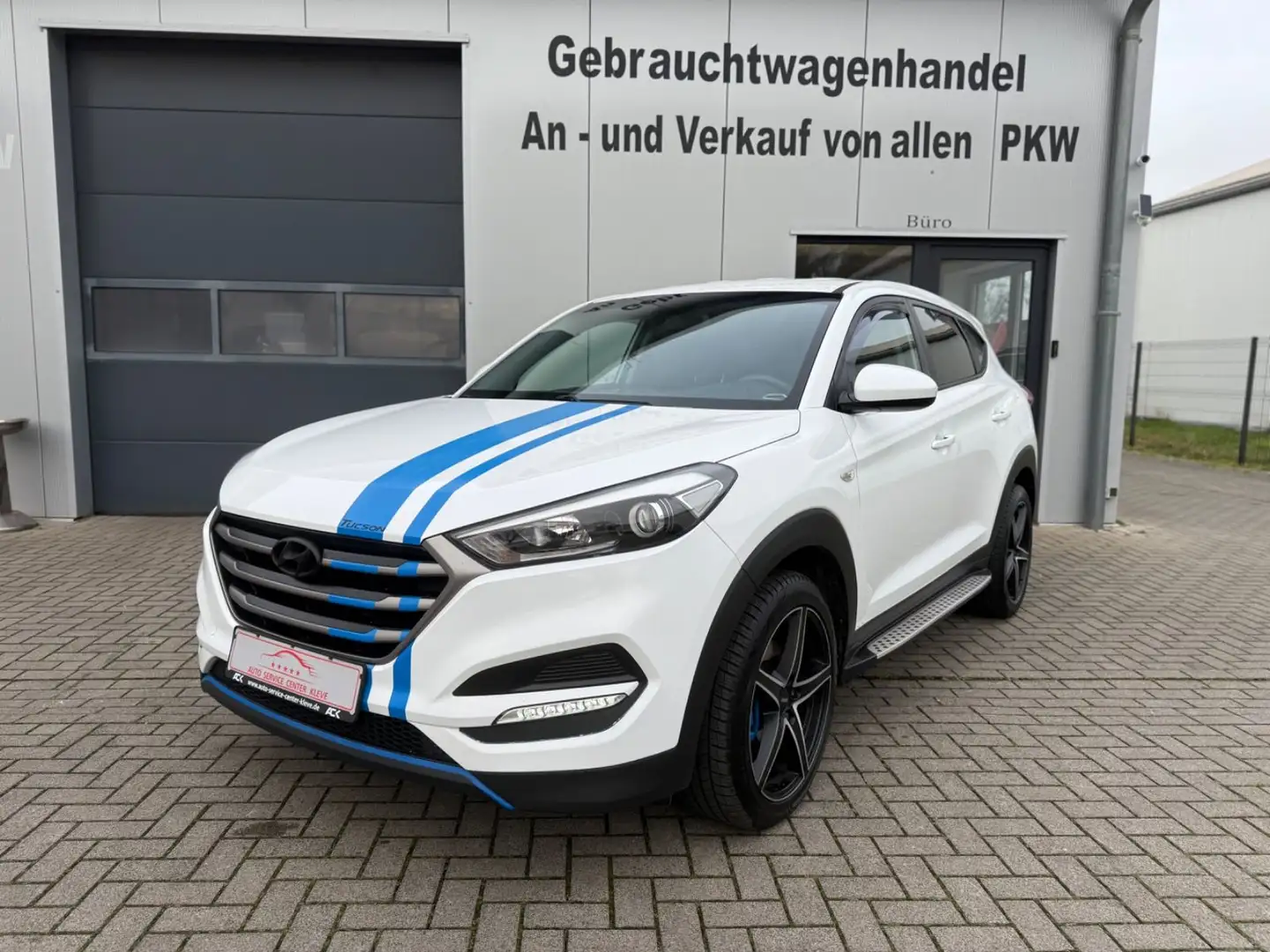 Hyundai TUCSON Trend 2WD*GJREIFEN*RFK*NAVI Blanc - 1