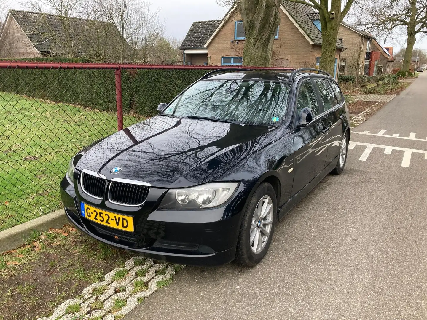 BMW 318 330 318d Zwart - 1