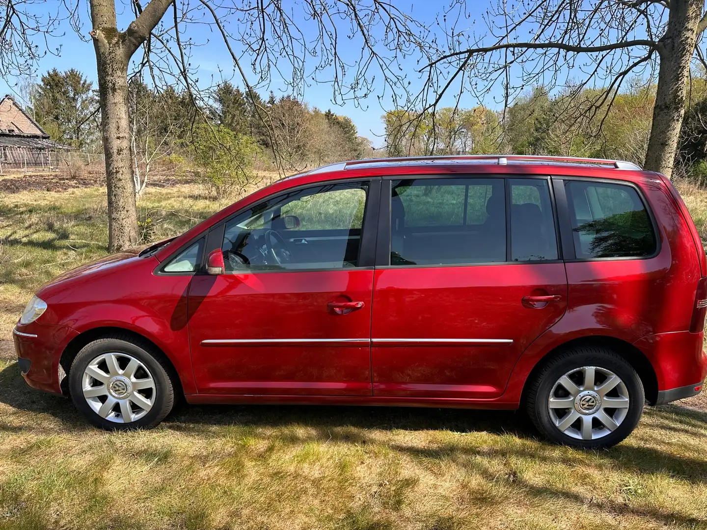 Volkswagen Touran 1.4 TSI Highline apk t/m 04-01-2026 motor niet goe Rouge - 2