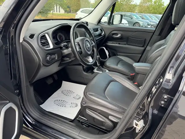 Jeep Renegade view 9