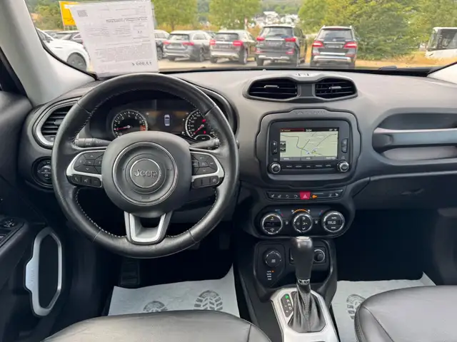 Jeep Renegade view 11