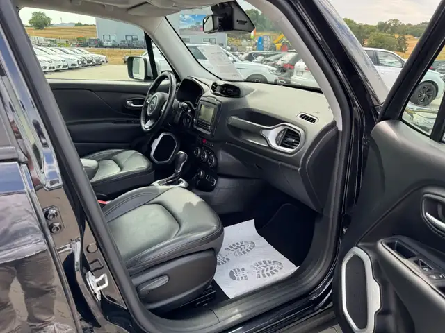 Jeep Renegade view 16