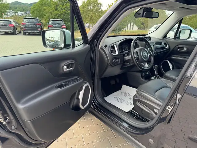 Jeep Renegade view 8