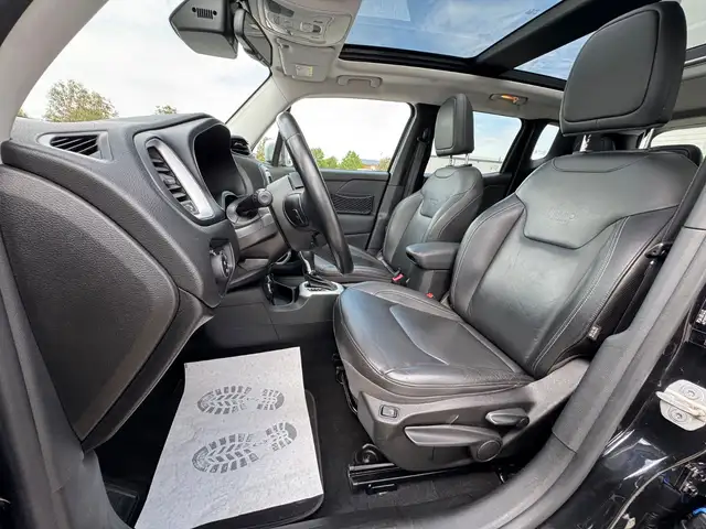 Jeep Renegade view 10