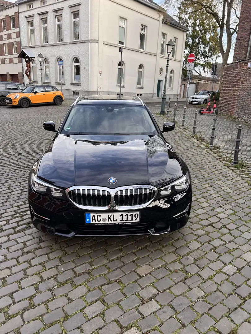BMW 320 320d Touring Aut. Luxury Line Schwarz - 1