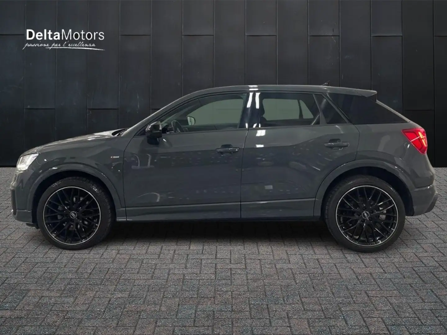 Audi Q2 I 2017 - Q2 35 2.0 tdi Identity Black quattro 150c Grijs - 2