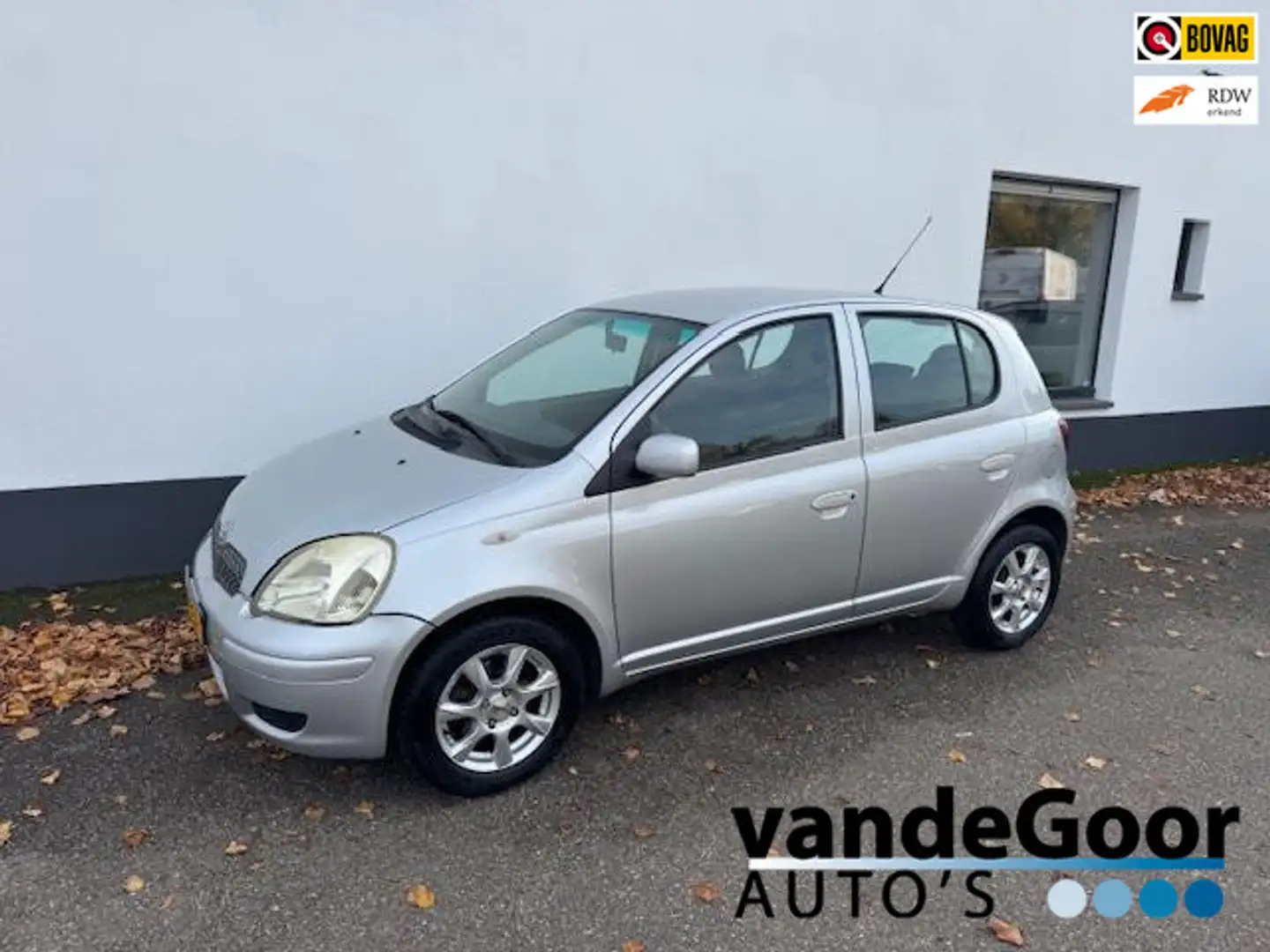 Toyota Yaris 1.3 VVT-i Blue, '04, 5-drs, airco, elec.pakket en Gris - 1