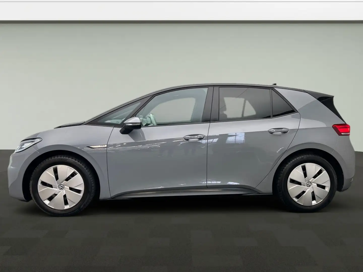 Volkswagen ID.3 Pro Performance 150kW*PANO*MATRIX*NAVI*SHZ* Grijs - 2