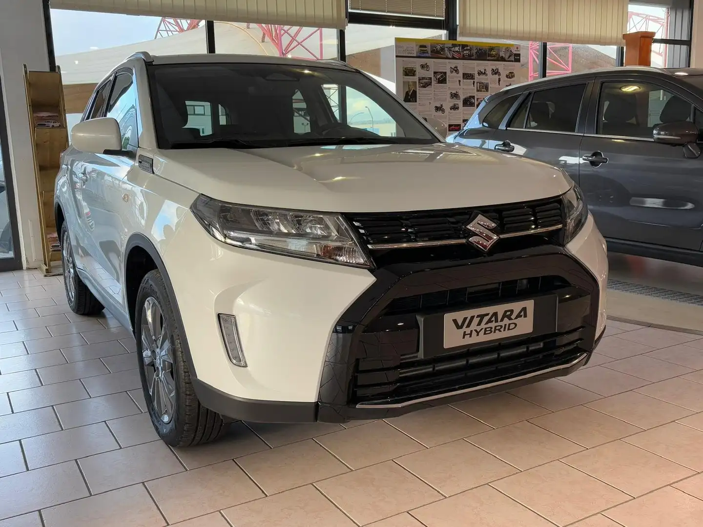 Suzuki Vitara 1.4 HYBRID 4WD ALLGRIP COOL + Bianco - 2